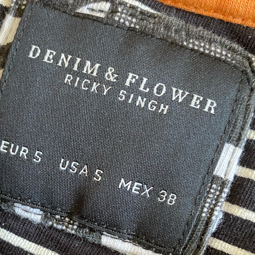 Denim & Flower Ricky Singh Black Tee with White Palm Accents - Picture 3 of 6